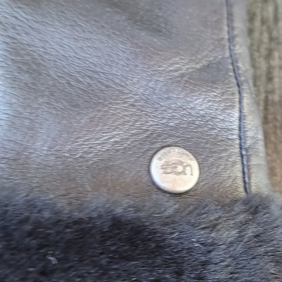 Shearling-Trim Cashmere Lining Leather Gloves - Picture 3 of 6